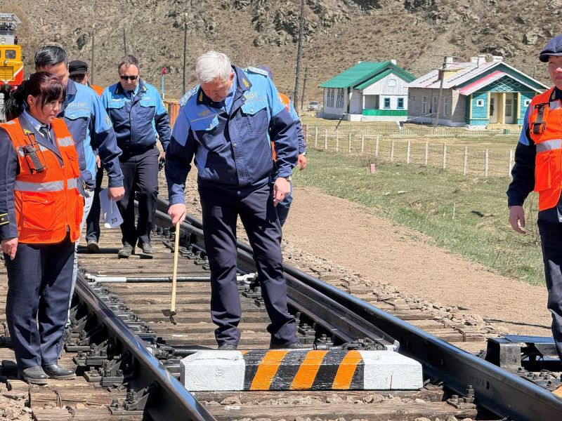 Ерөнхийлөгч төмөр замчидтай уулзана